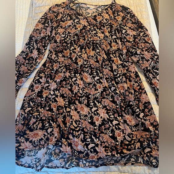 Women's Bishop Sleeve A-Line Dress
Knox Rose Black Floral - Picture 3 of 7